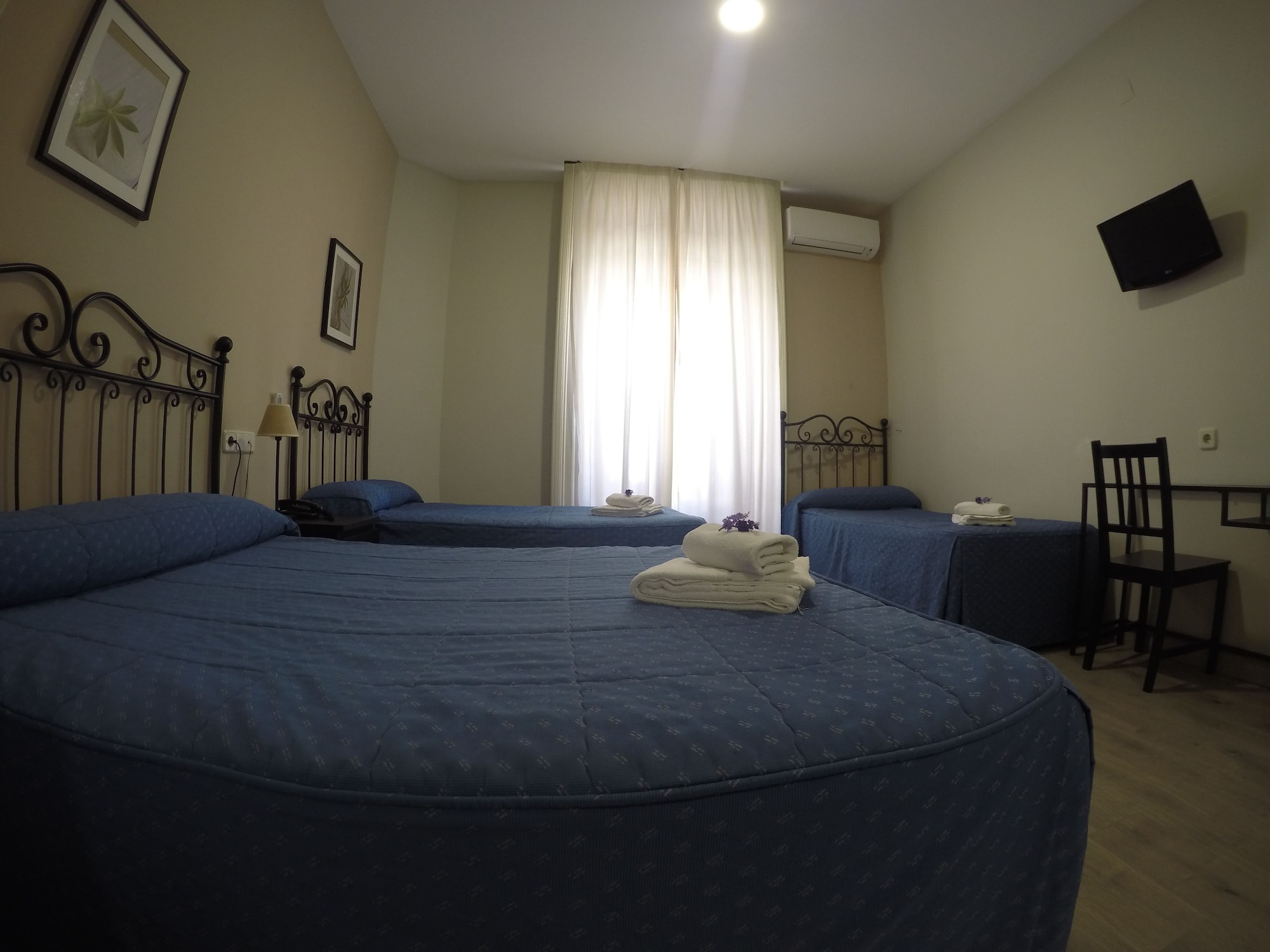 ROOM, QUADRUPLE, PRIVATE BATHROOM
