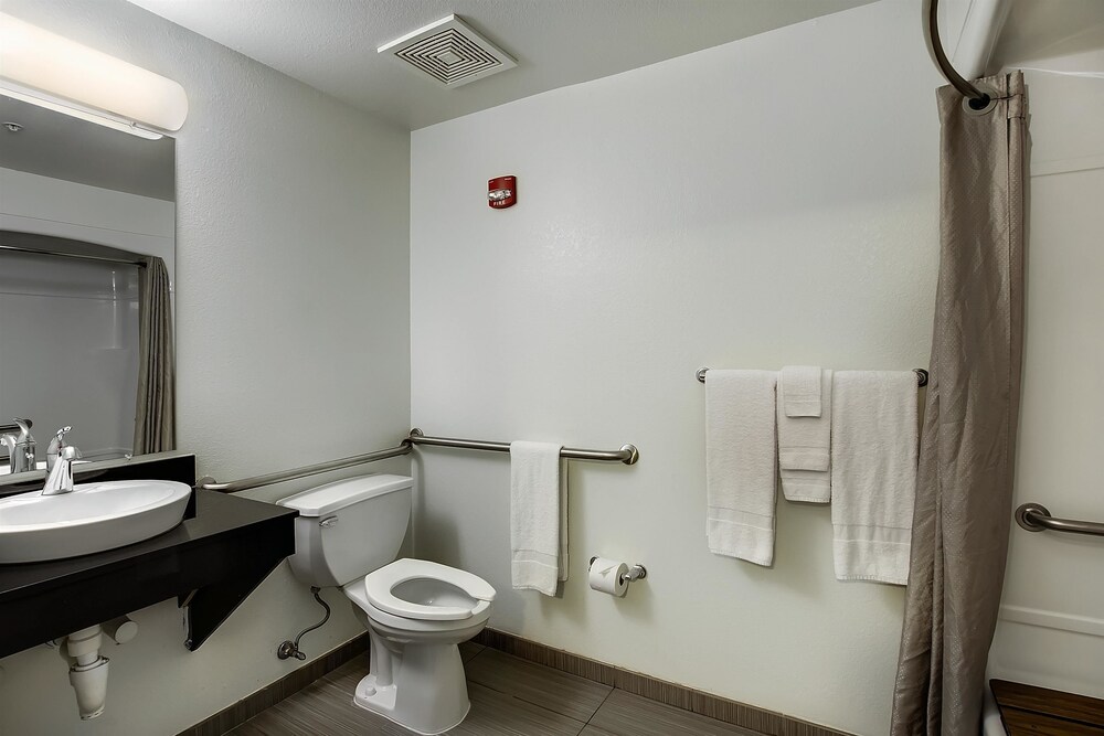Studio6 East Brunswick, NJ - NYC Area 12/41