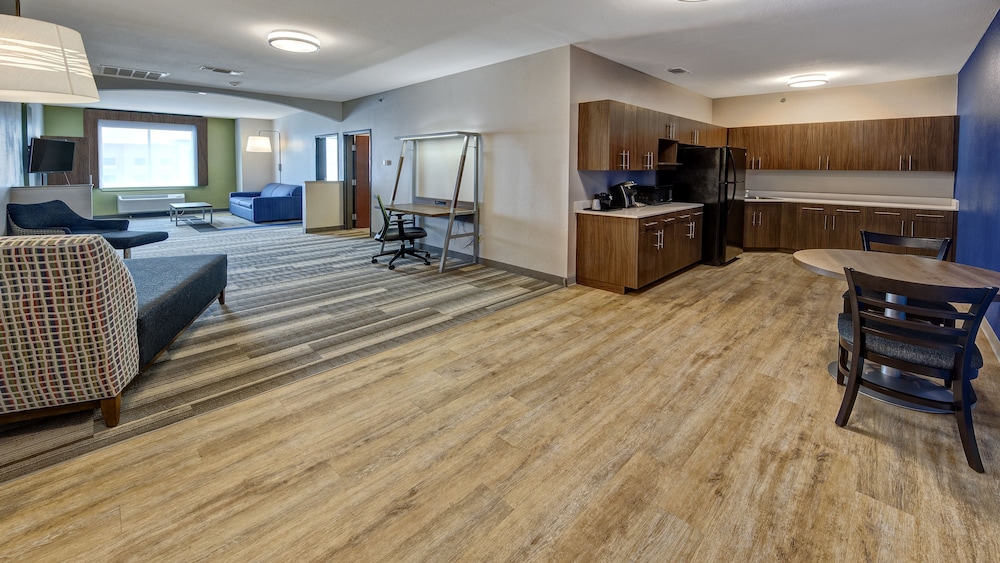 Holiday Inn Express & Suites Corsicana I-45 6/68