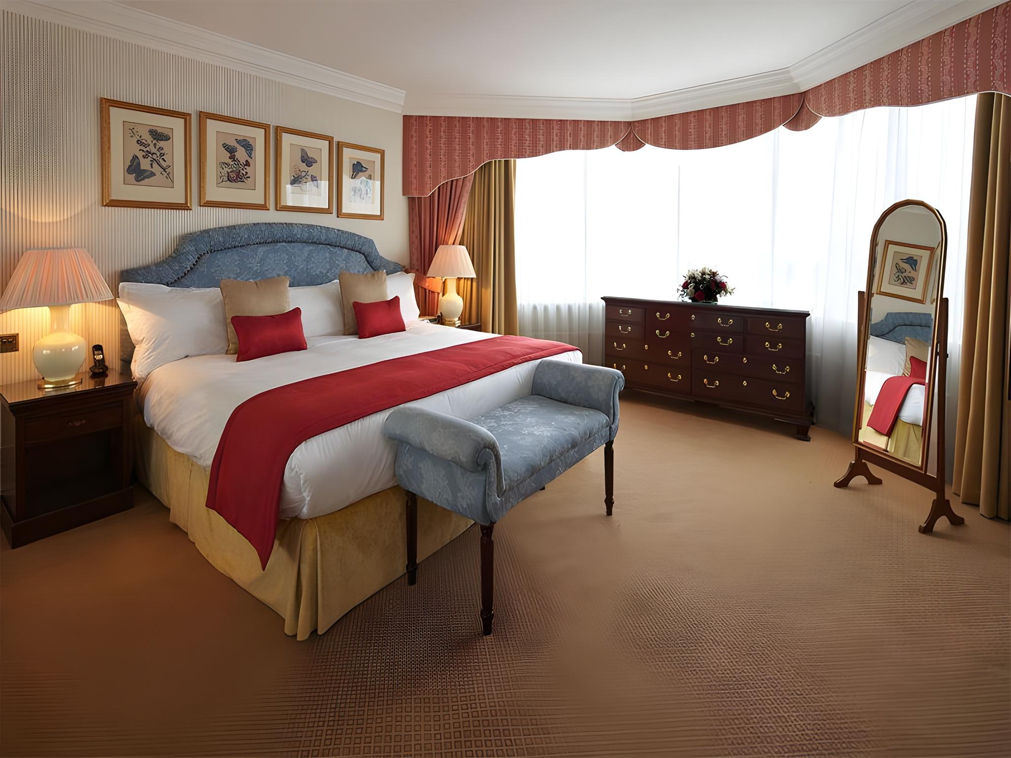 2 BEDROOMS, SUPERIOR