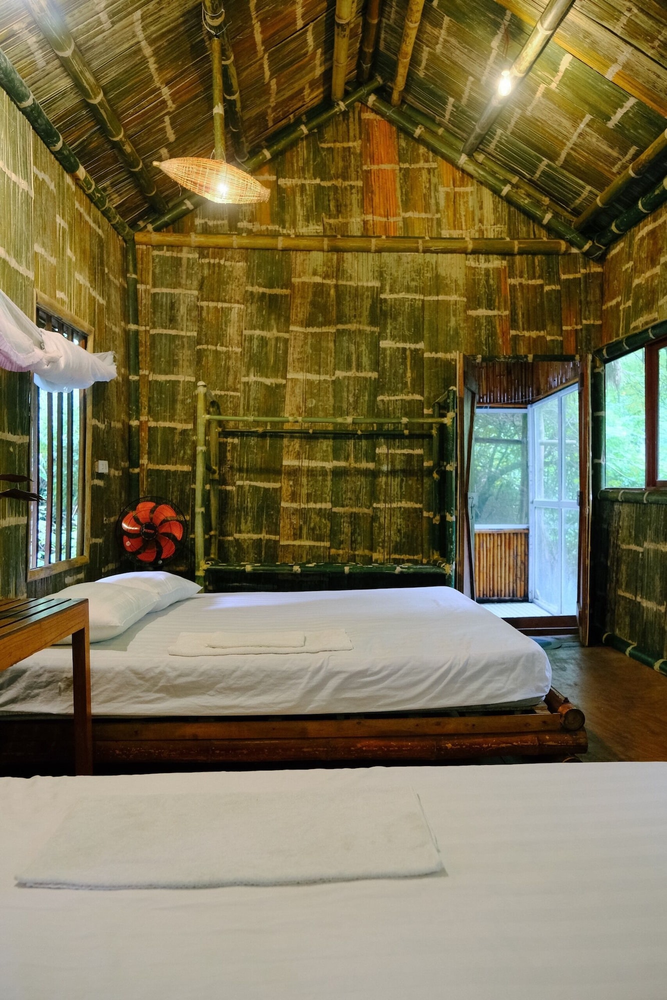 FOREST, BUNGALOW