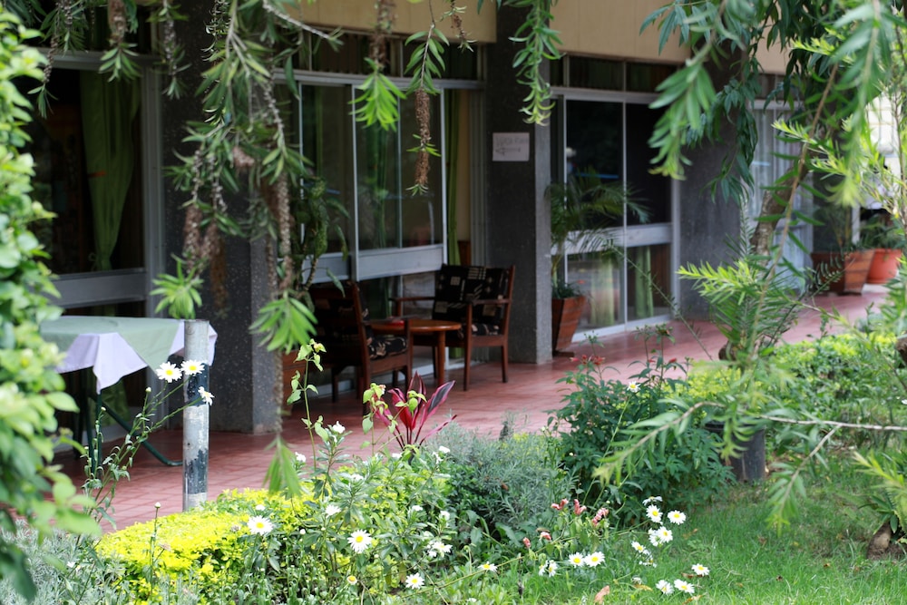 The Equator Hotel 2/60