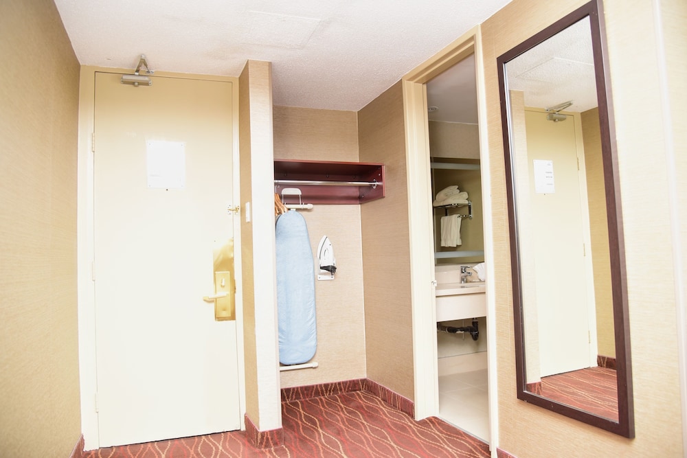 Days Inn by Wyndham Ottawa 22/31