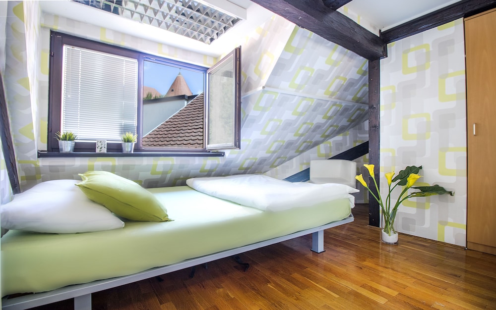 HOSTEL CENTAR 51/52
