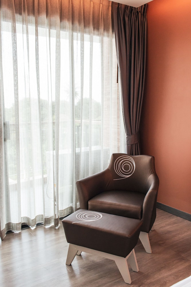 Rachabhura Hotel 36/50