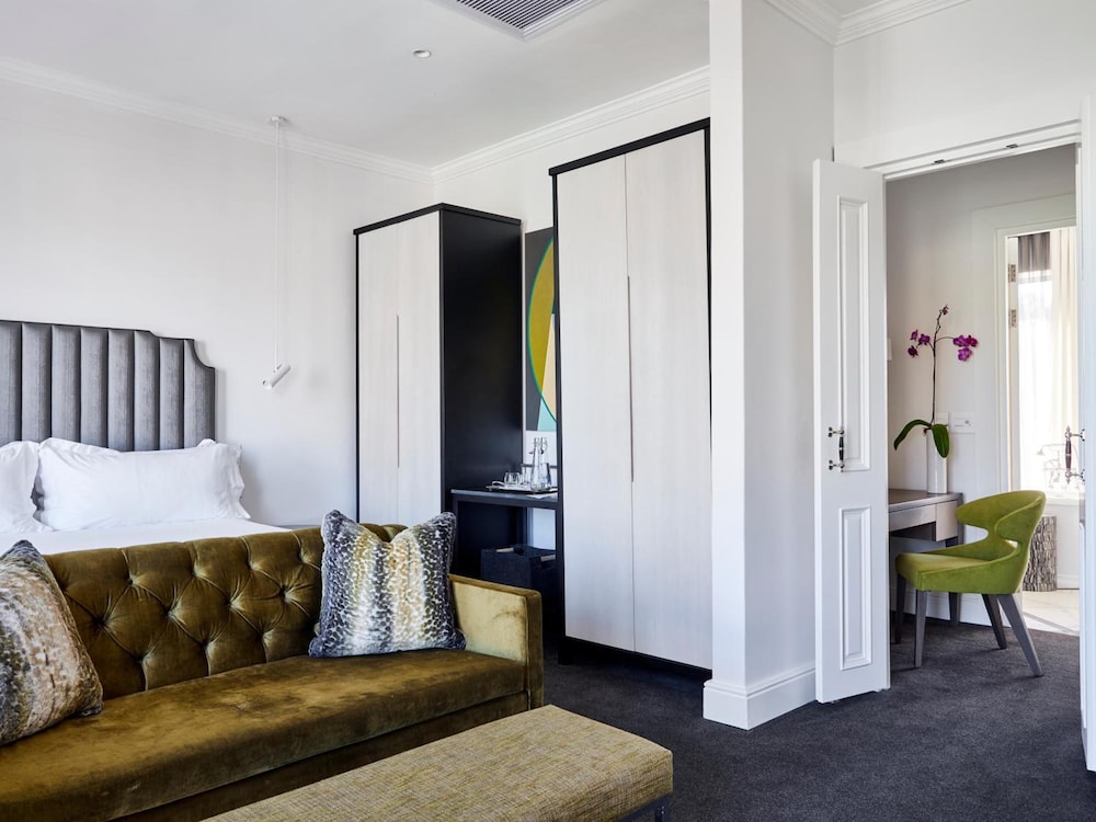 Manor House At The Queen Victoria Hotel 13/46