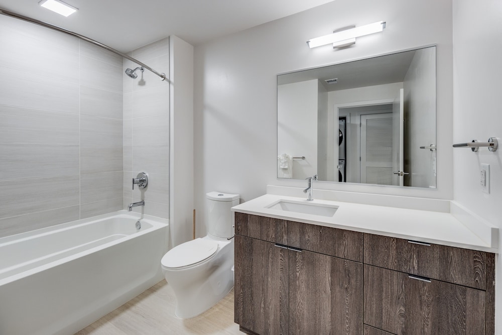 Global Luxury Suites at Capitol Hill 48/49