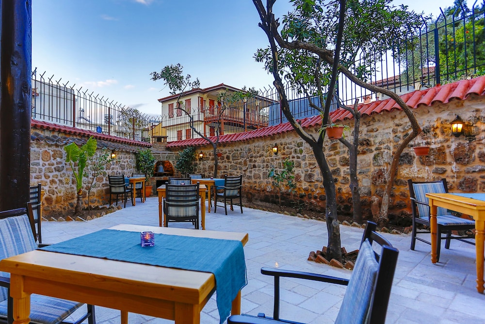 Atelya Art Hotel 47/61