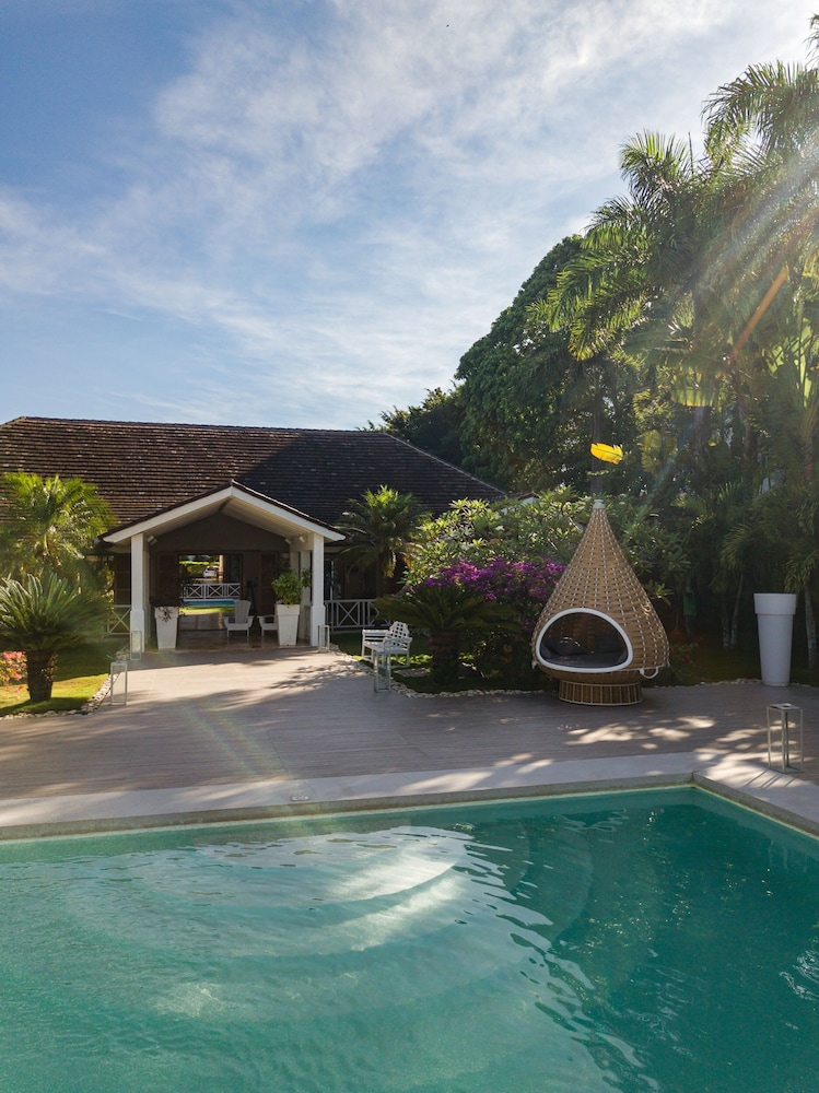 Tracadero Beach Resort 70/77