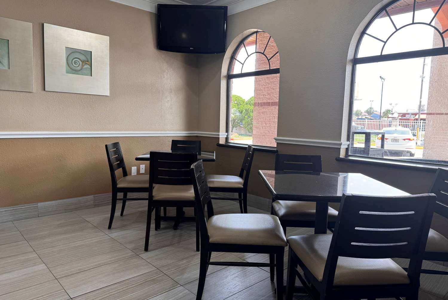 Super 8 by Wyndham Galveston 28/37