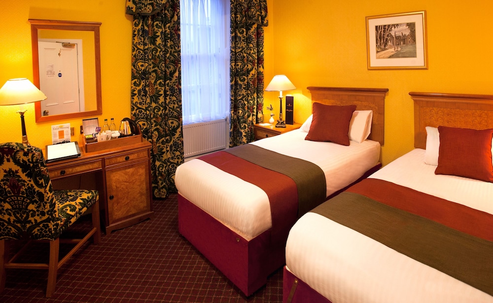Royal Highland Hotel 7/43
