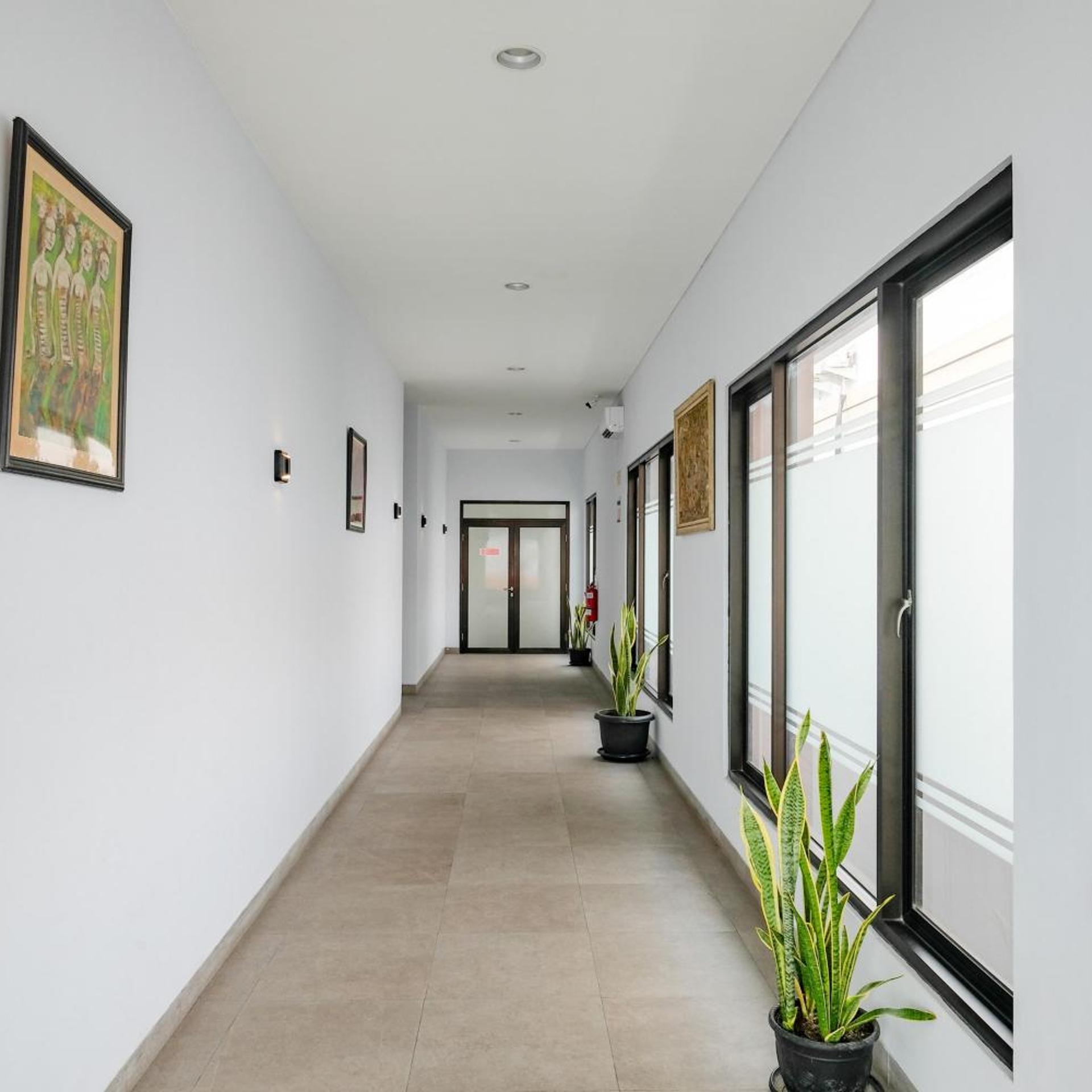 Sans Hotel Rajawali Surabaya 3/68