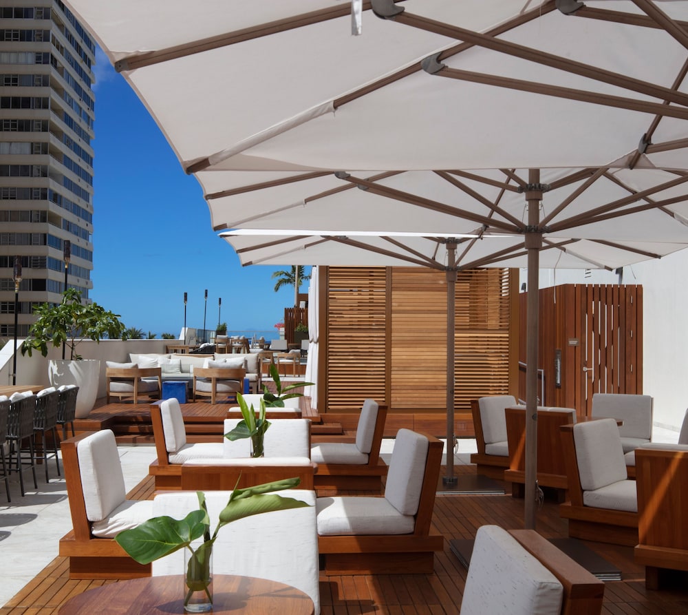 Alohilani Resort Waikiki Beach 52/67