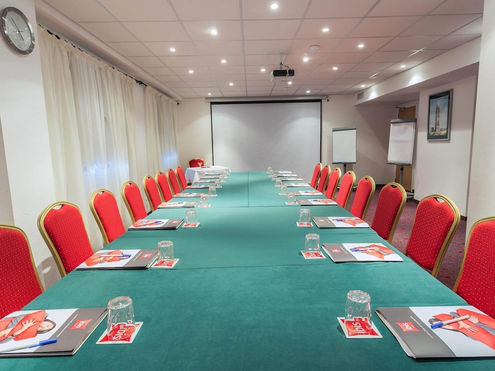 Ibis Tlemcen 41/50