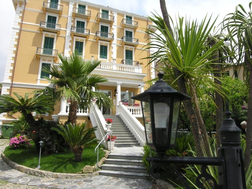 Hotel Morandi 6/50