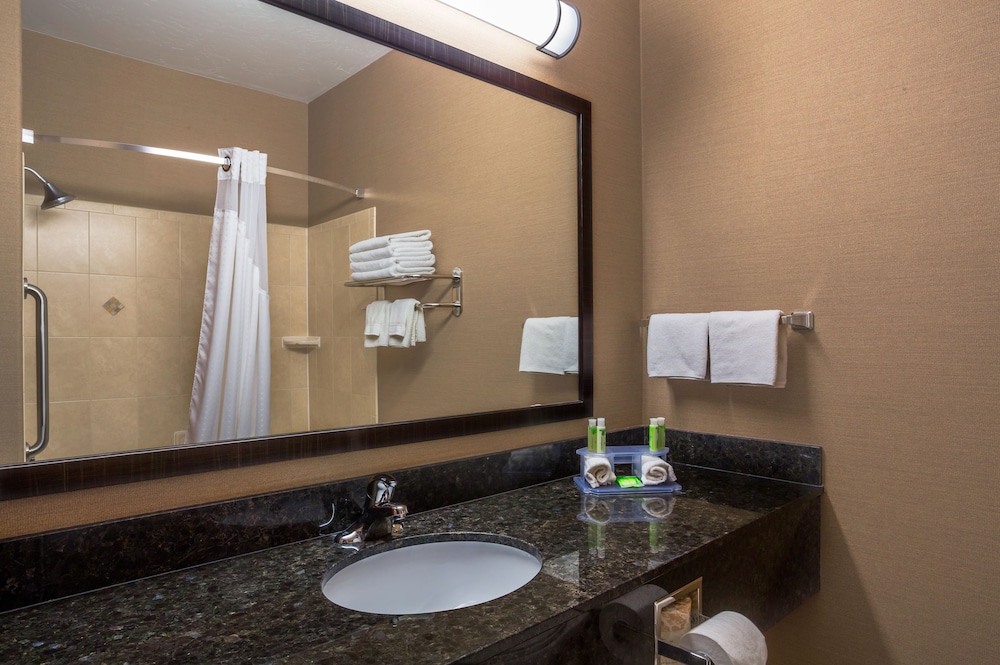 Holiday Inn Express Suites Moab 19/63
