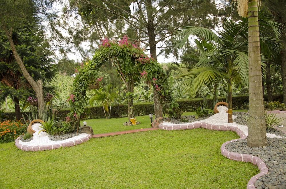 Sheevy's Bed N Breakfast 25/29