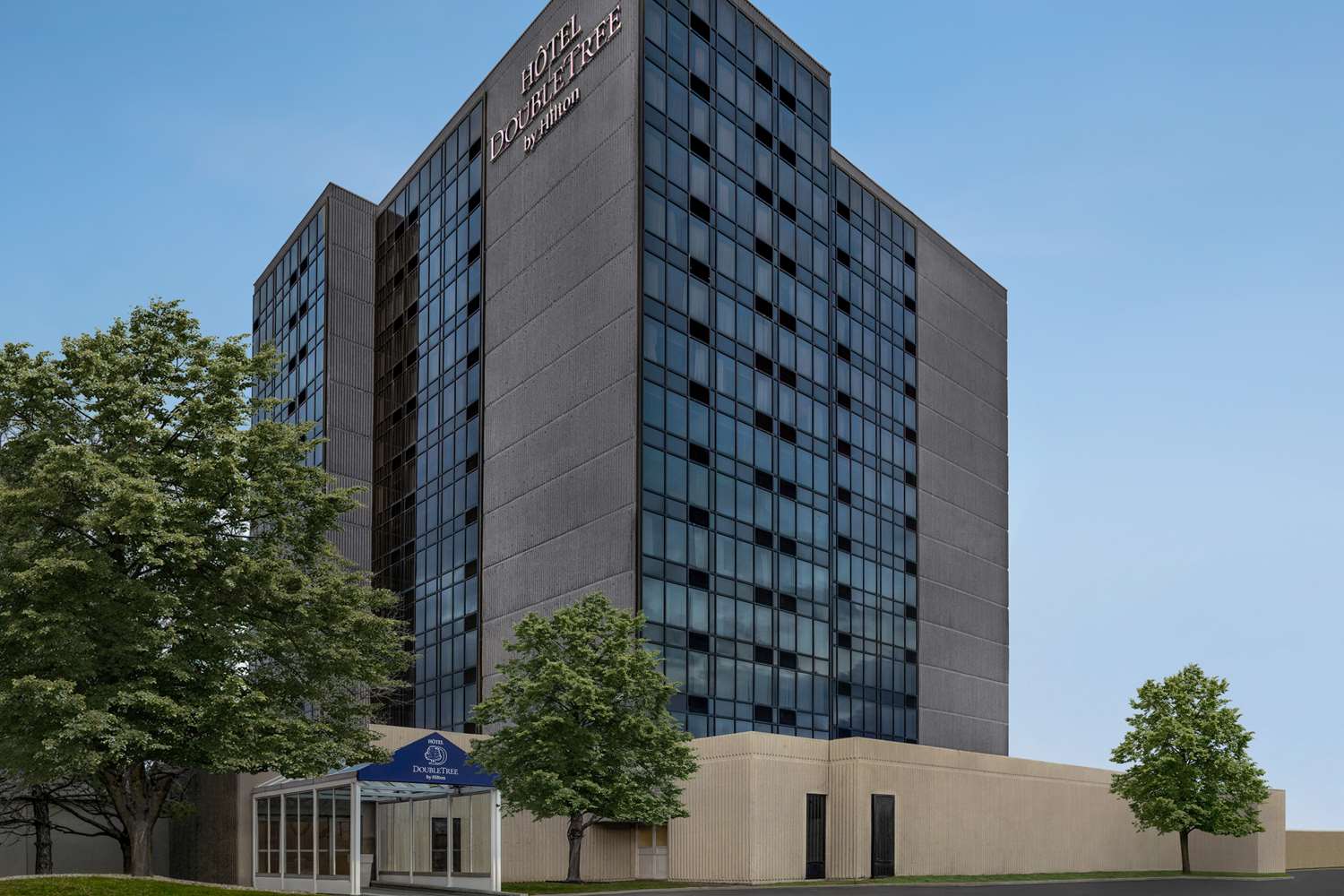 DoubleTree by Hilton Pointe Claire Montreal Airport West 1/13