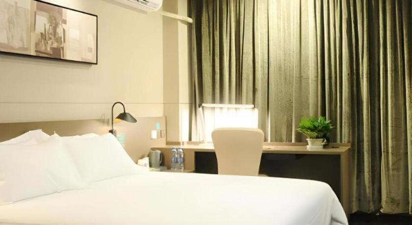 Jinjiang Inn Select (Wuhan Tianhe Airport) 10/23