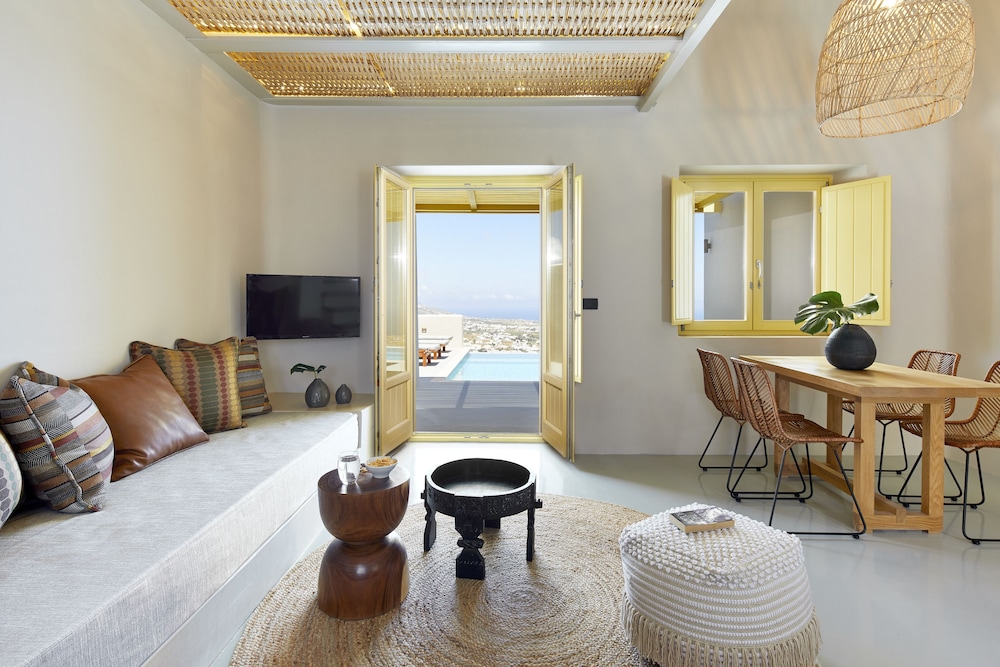 North Santorini Luxury Spa Hotel 36/50