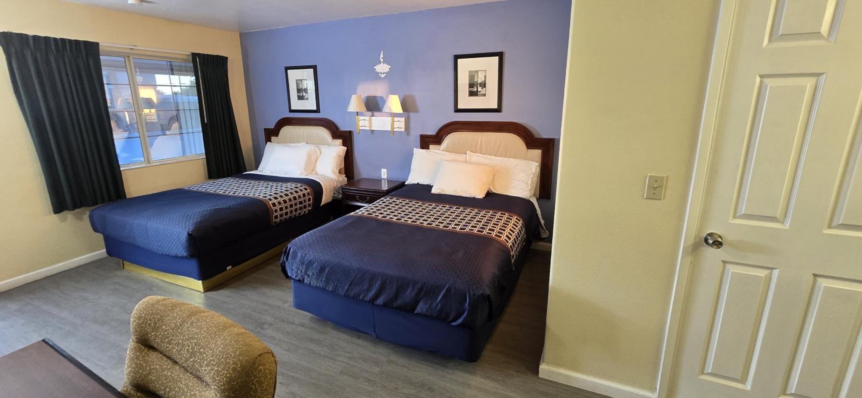 Type A, 2 Queen Beds 2/5