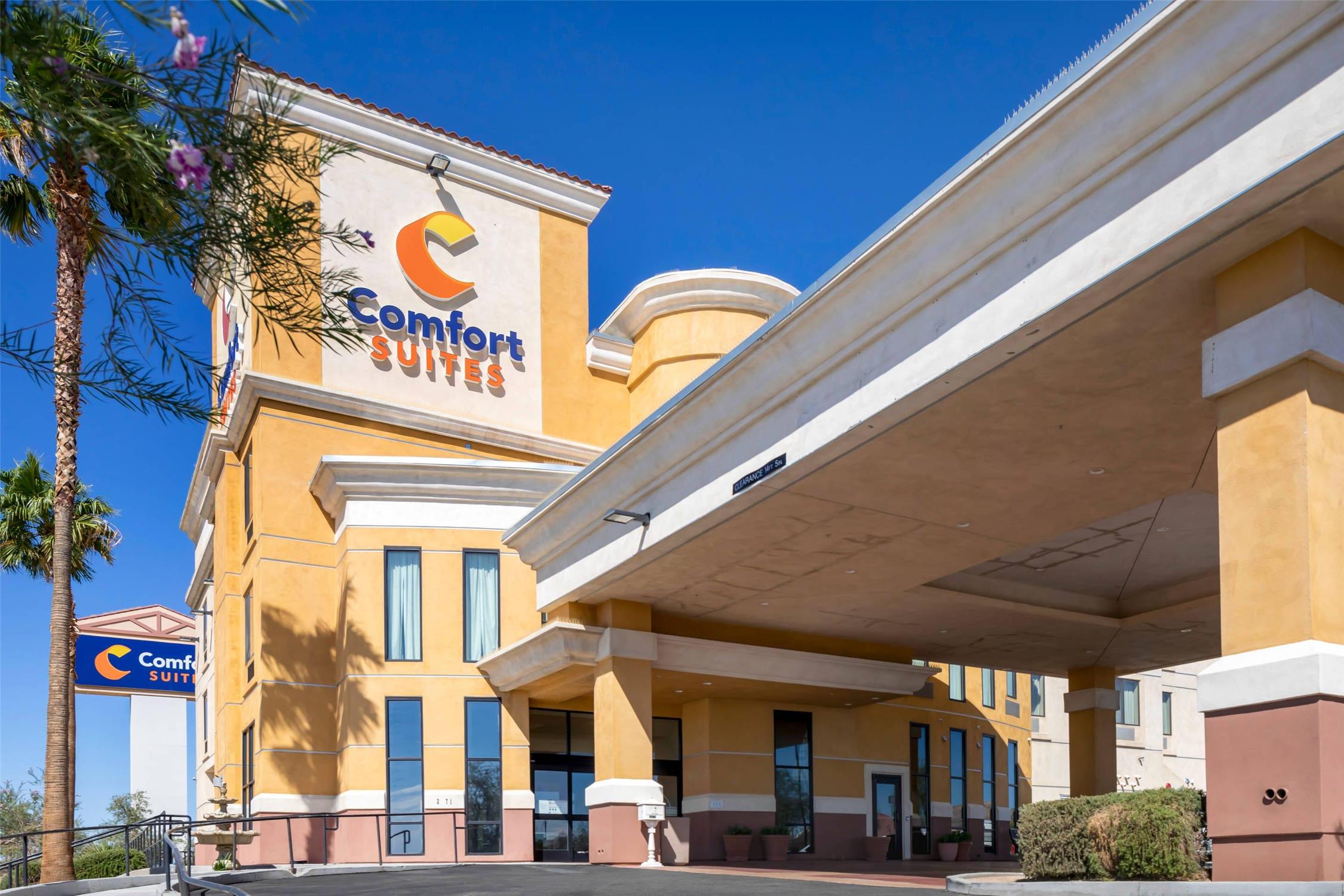 Comfort Suites Barstow Near I-15 3/51