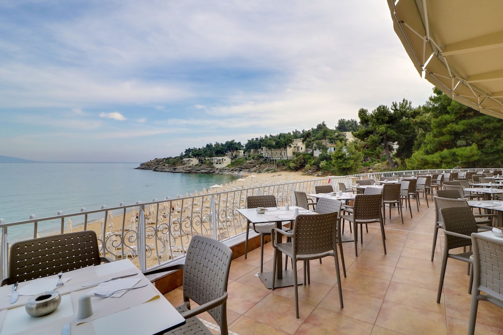 Tosca Beach Hotel 20/50