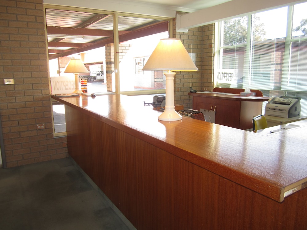 Canberra Lyneham Motor Inn 10/48