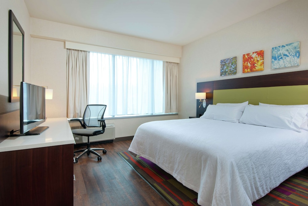 ROOM, KING BED, CORNER