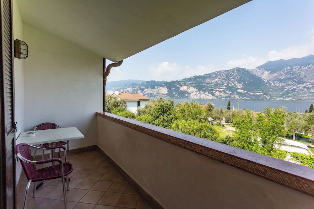 Hotel Residence Alesi 2/50