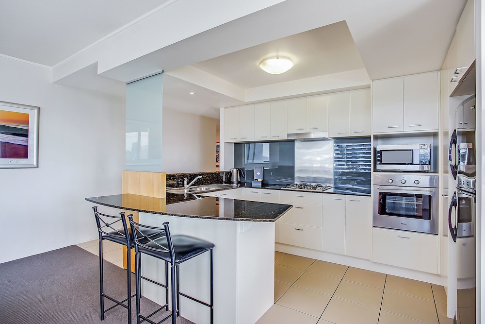Mantra Broadbeach on the Park 55/70