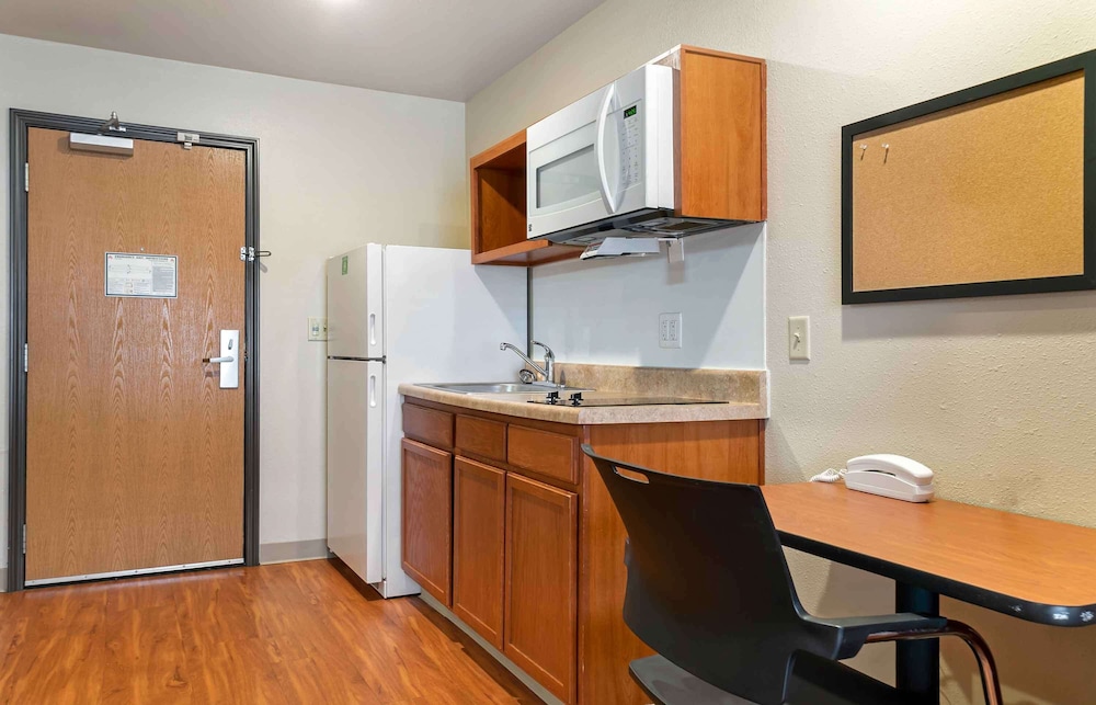 Woodspring Suites Grand Rapids South 42/42