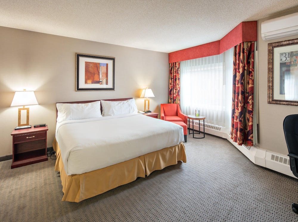 HOLIDAY INN EXPRESS RED DEER 19/68