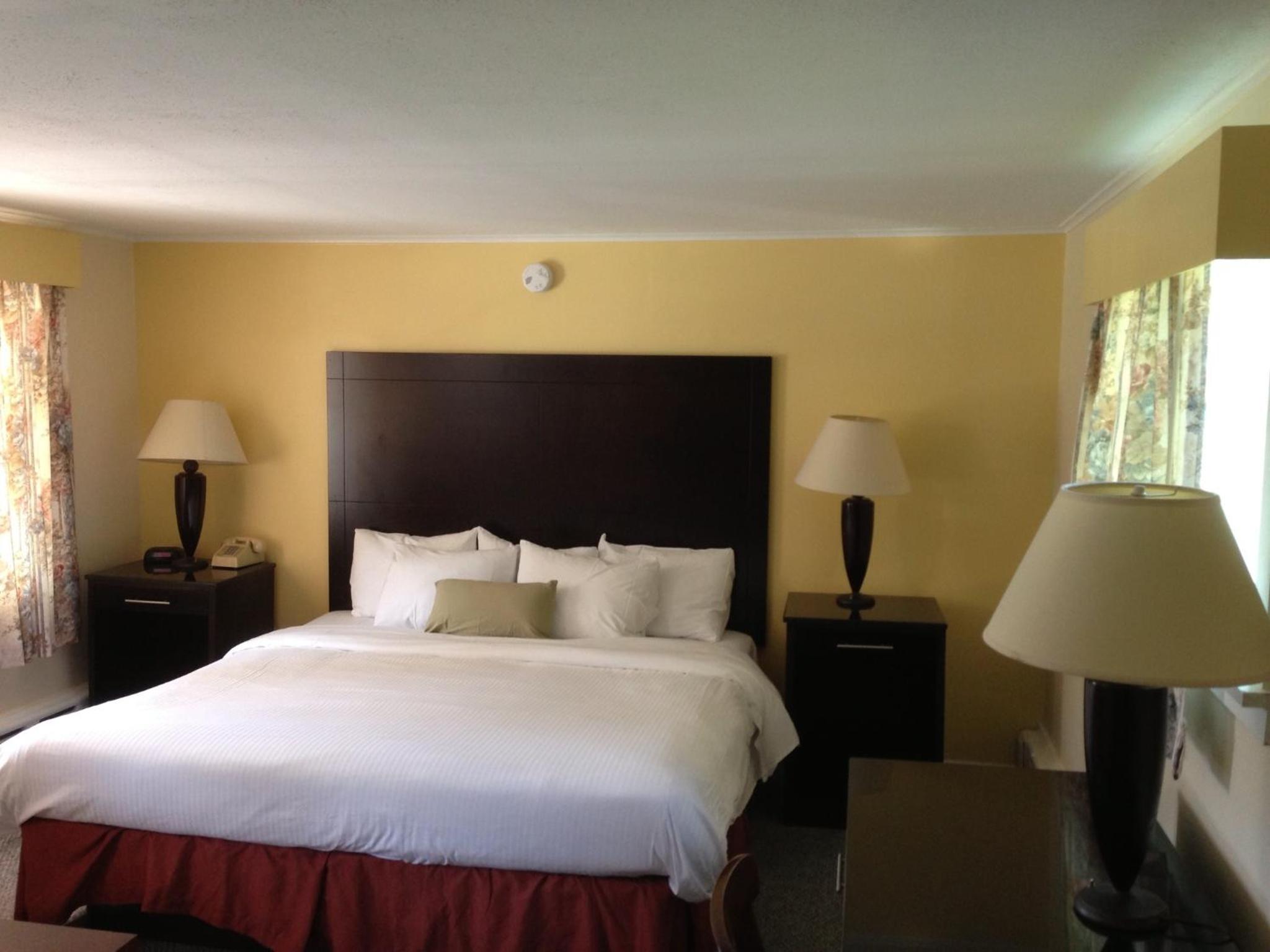 غرفة بسرير كينج، Four Winds Country Motel 9/10