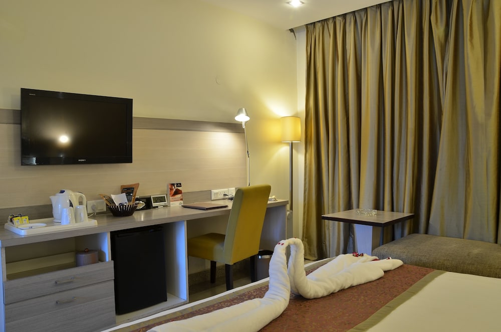 Days Hotel Neemrana Jaipur Highway 37/43
