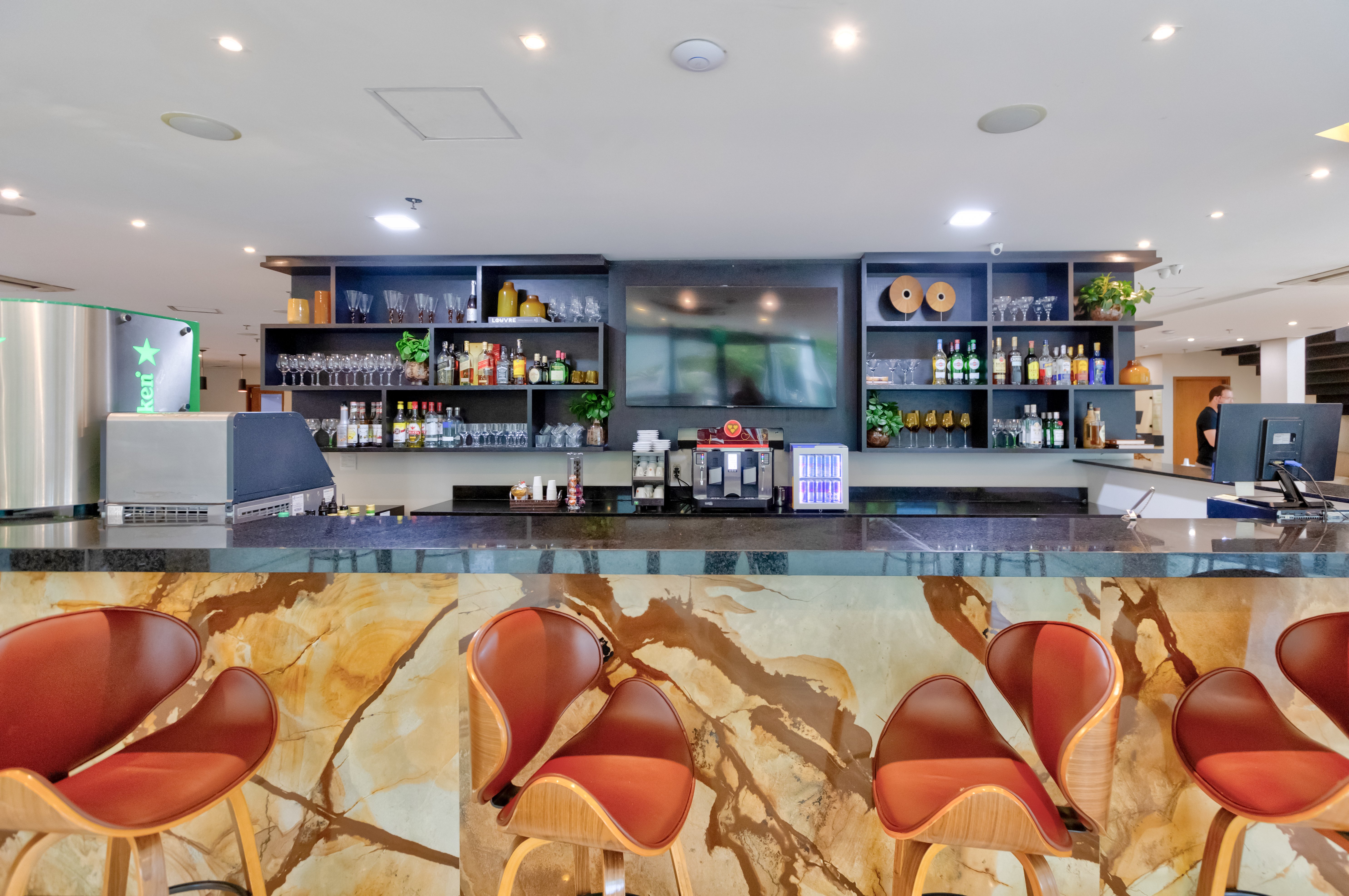 HOLIDAY INN GOIANIA 54/78