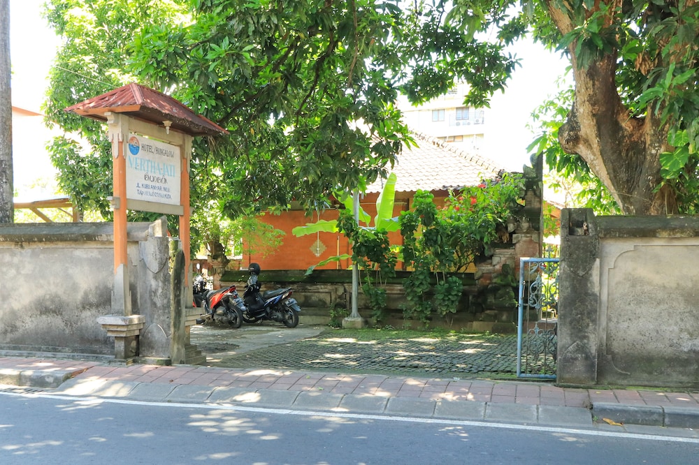 Mertha Jati Hotel 27/32