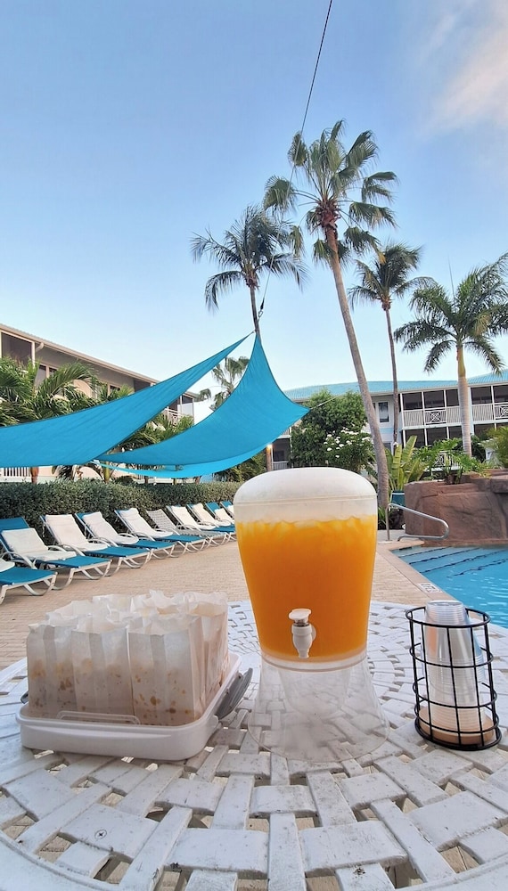 Seven Mile Beach Resort And Club 33/65