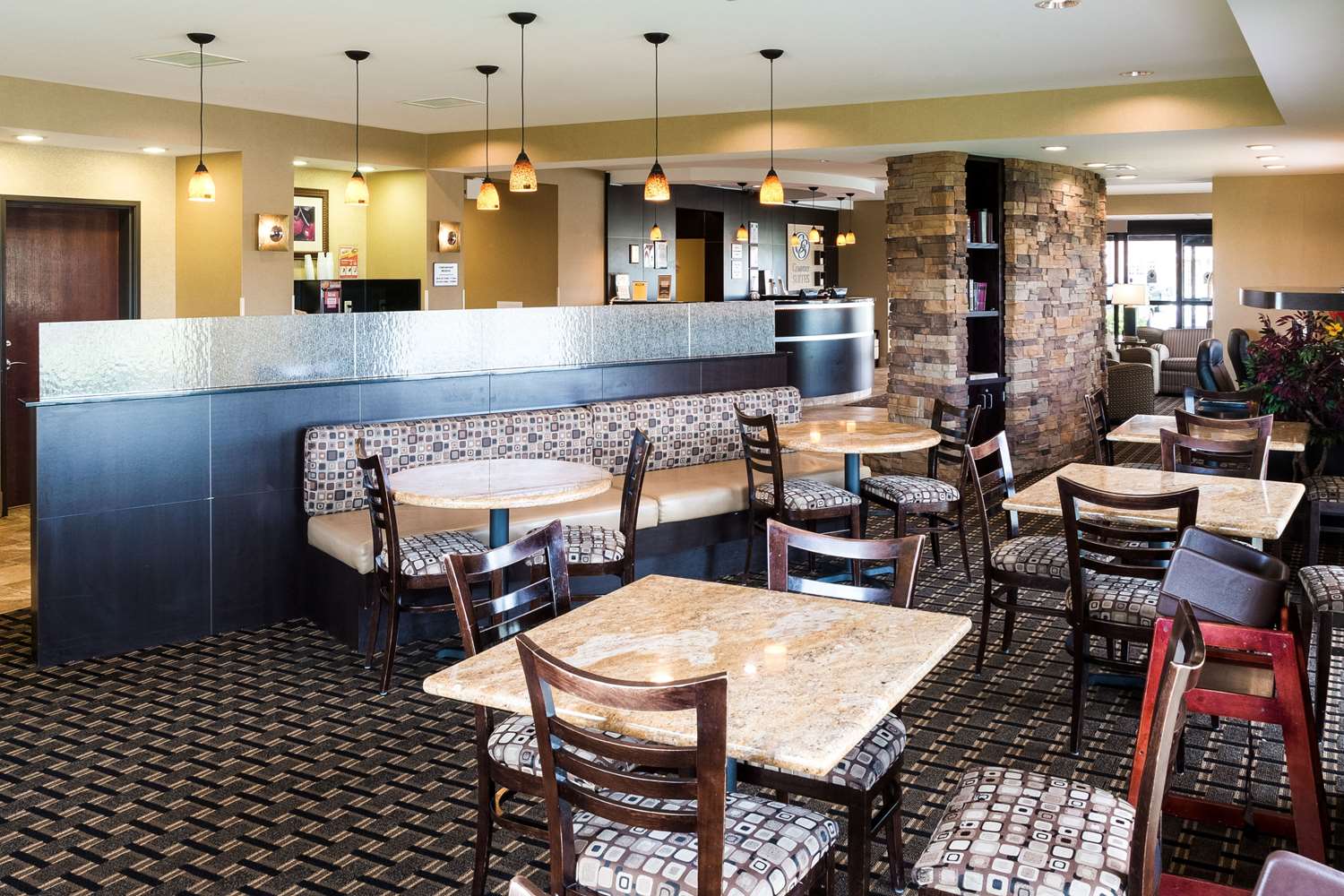 Holiday Inn Express Rochester South Mayo Area 34/43
