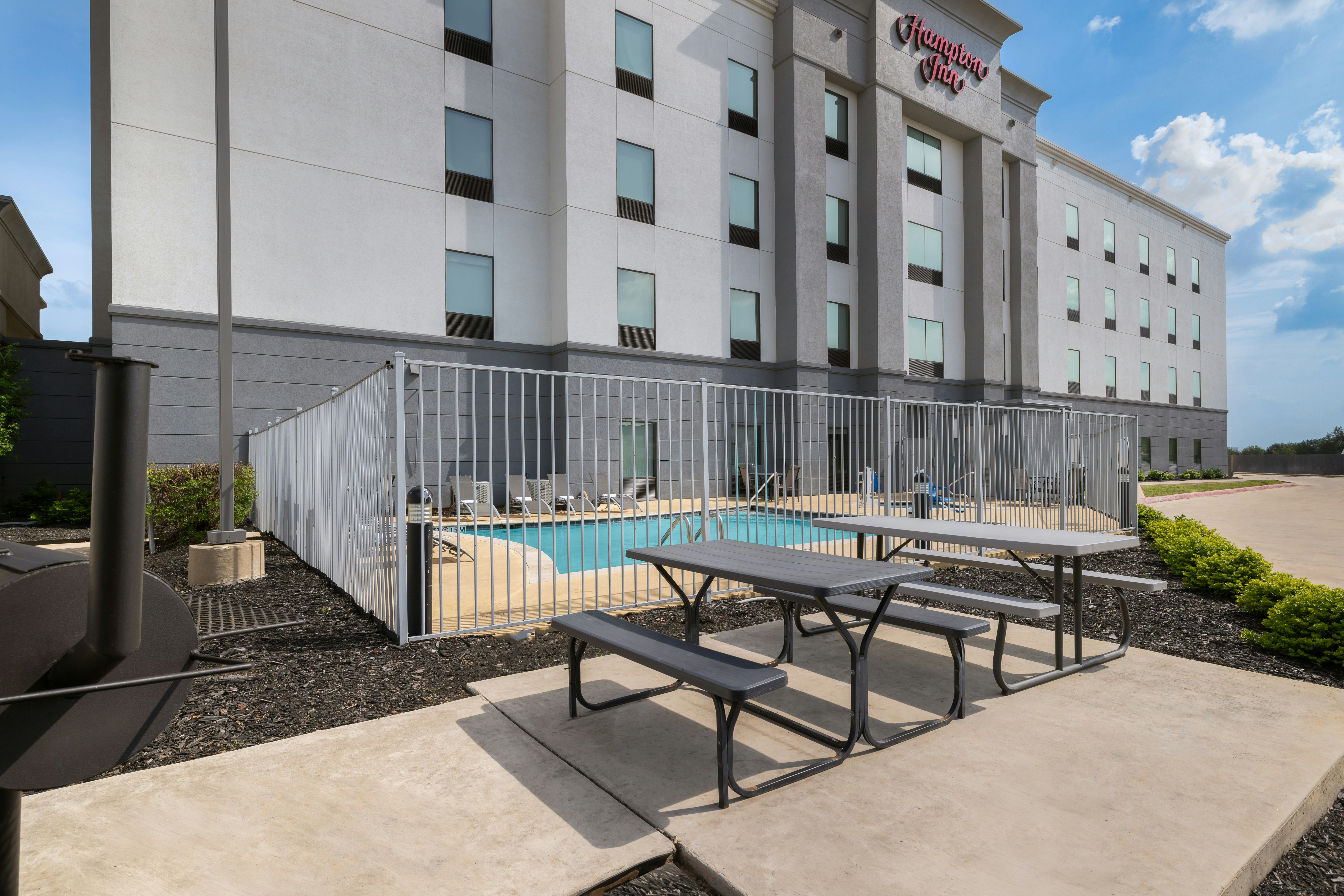 Hampton Inn Cotulla 6/37