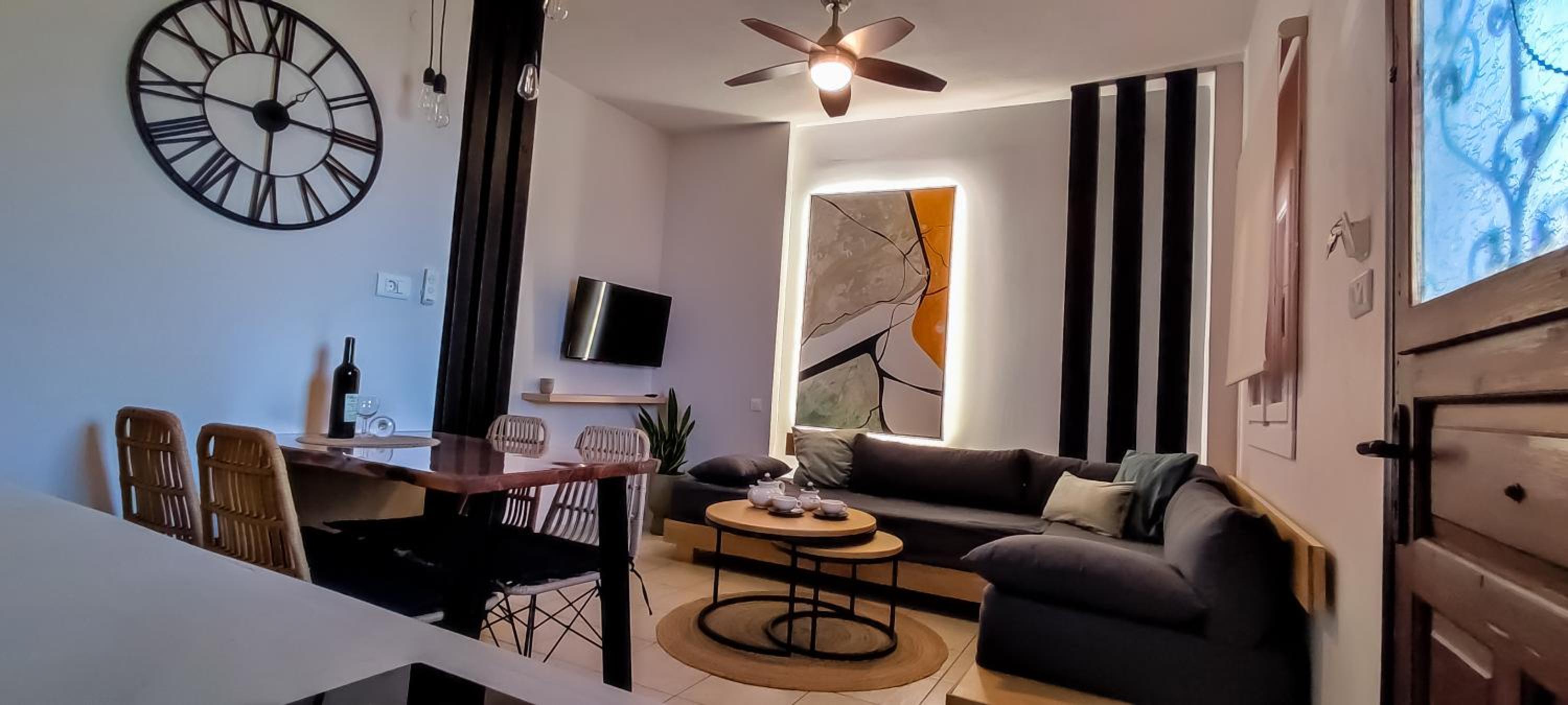NIKI APARTMENTS 49/66