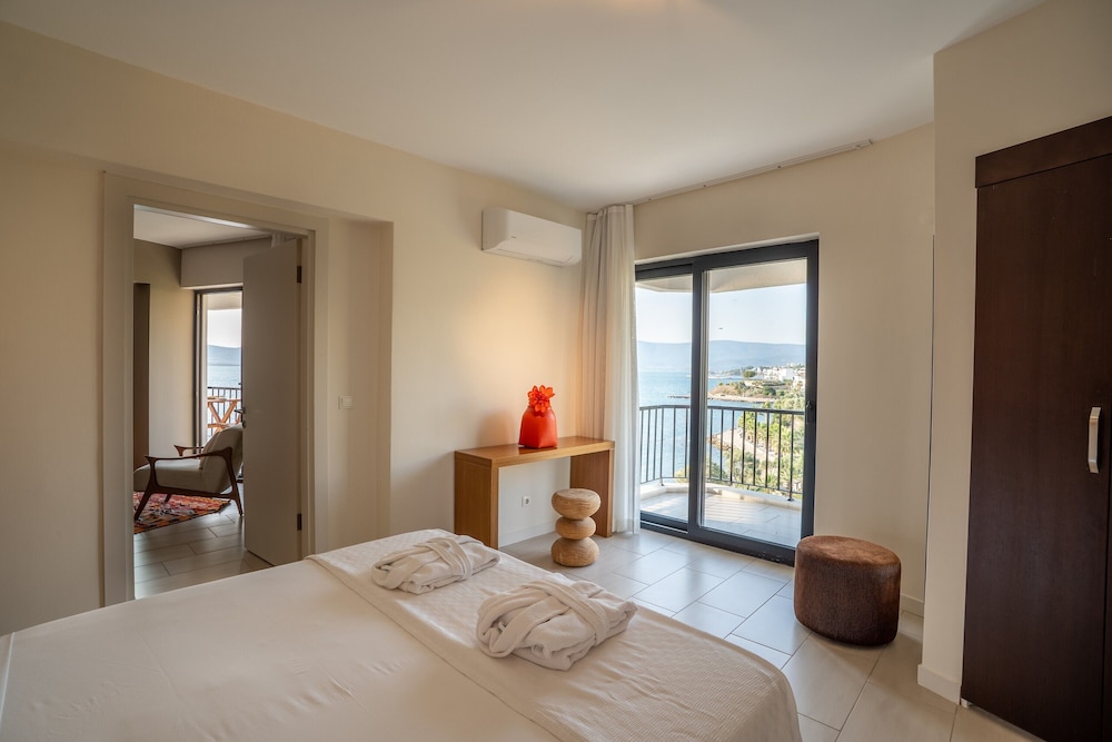 Med Inn Boutique Hotel 11/56