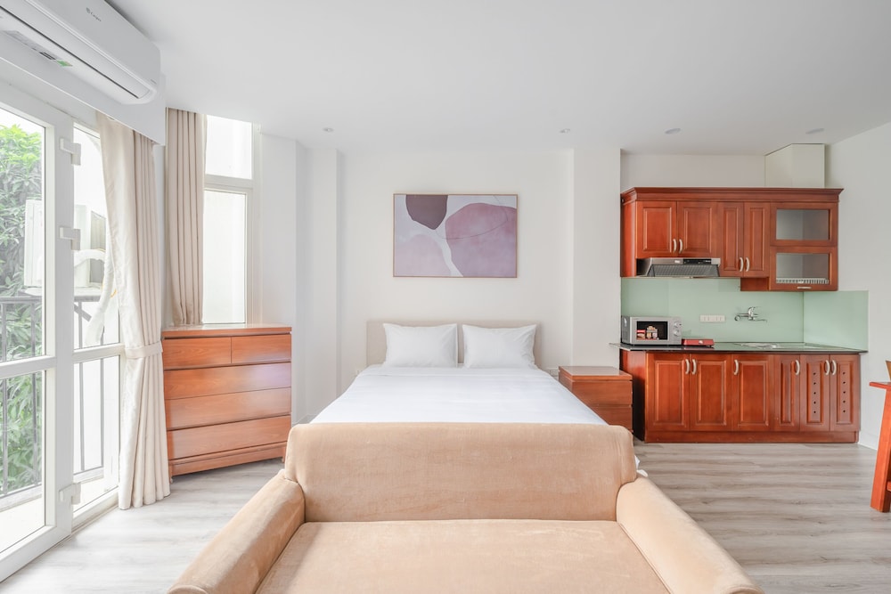 JUNIOR SUITE, STUDIO, CITY VIEW, BALCONY