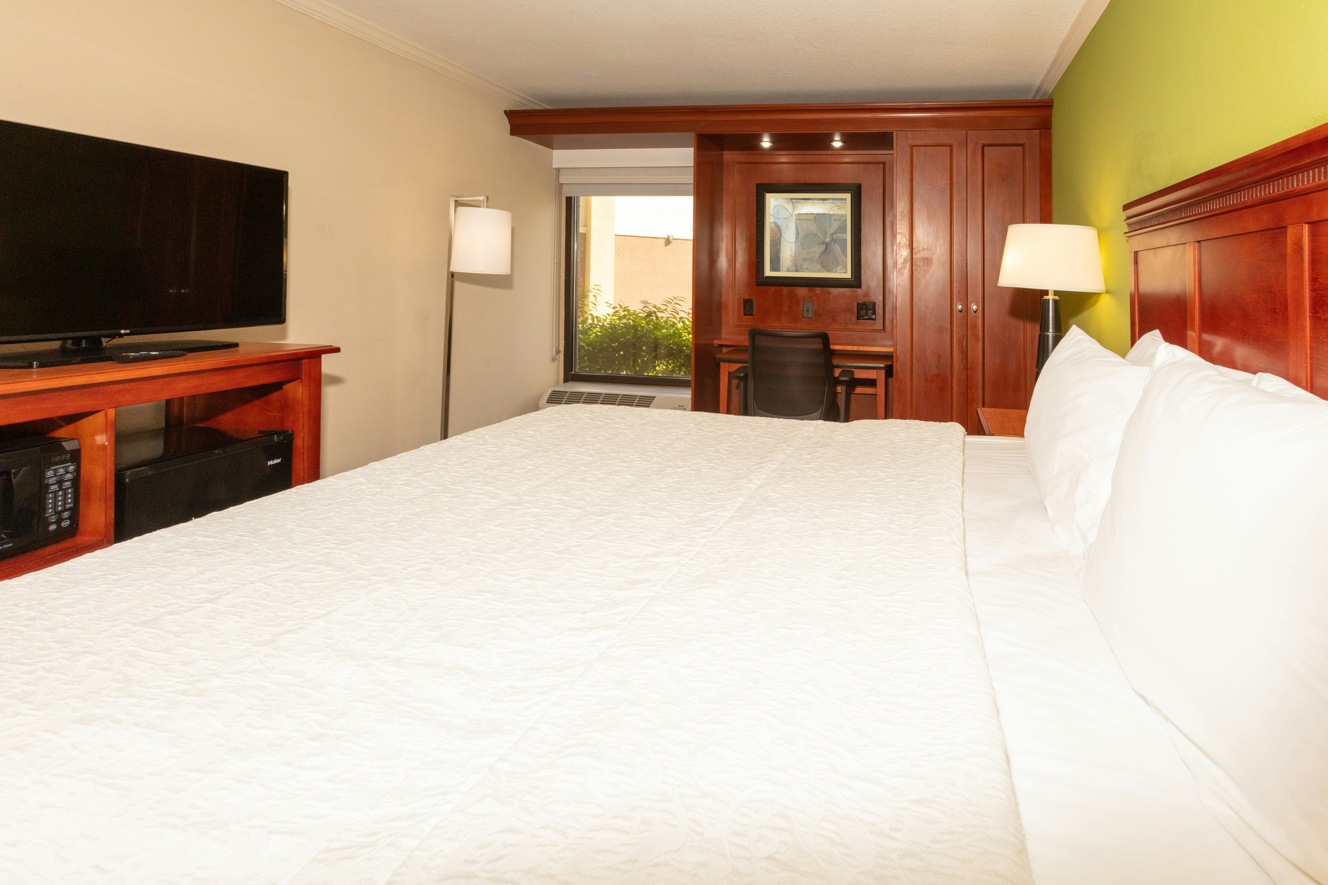 ROOM, KING BED