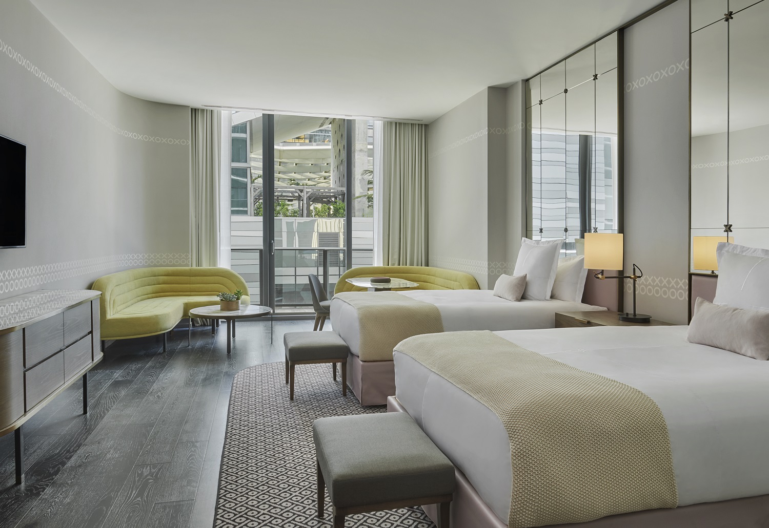 غرفة بسرير كوين، SLS LUX Brickell 2/2
