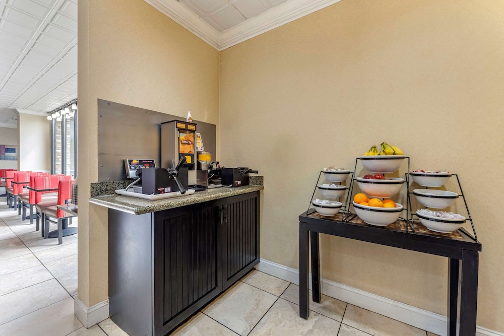 Comfort Inn Cranberry Twp. 33/45