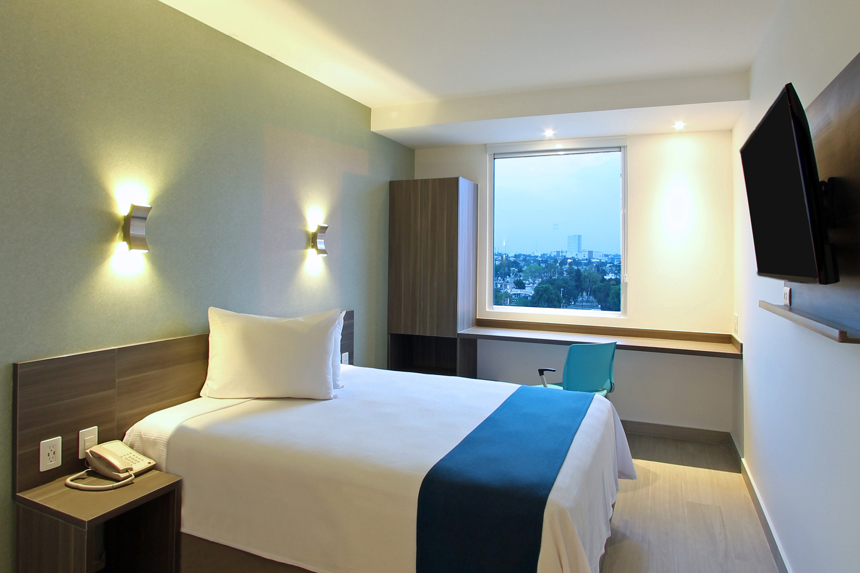 Superior, Queen Bed