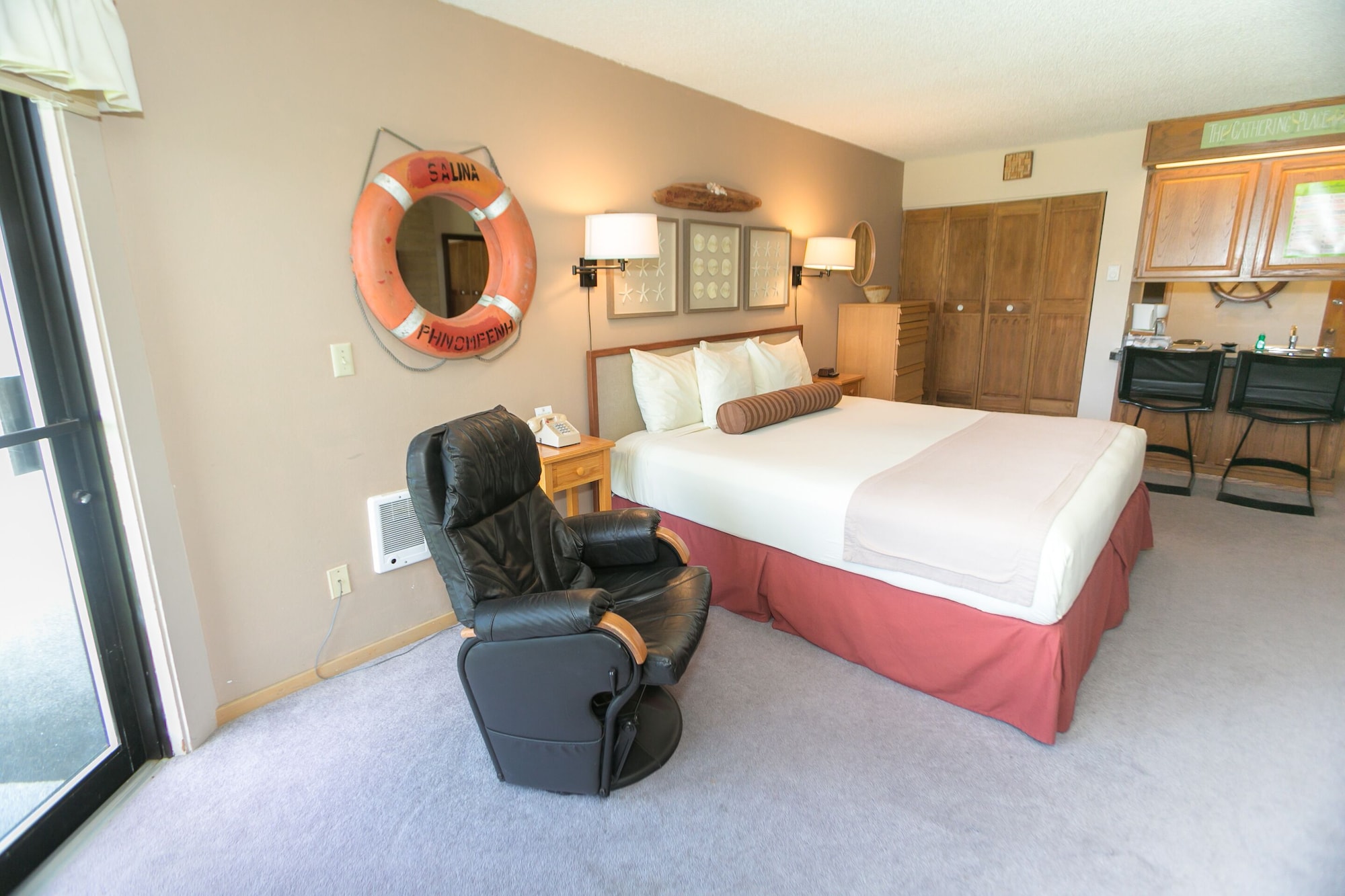 Studio, King Bed, Pool View, Kitchenette