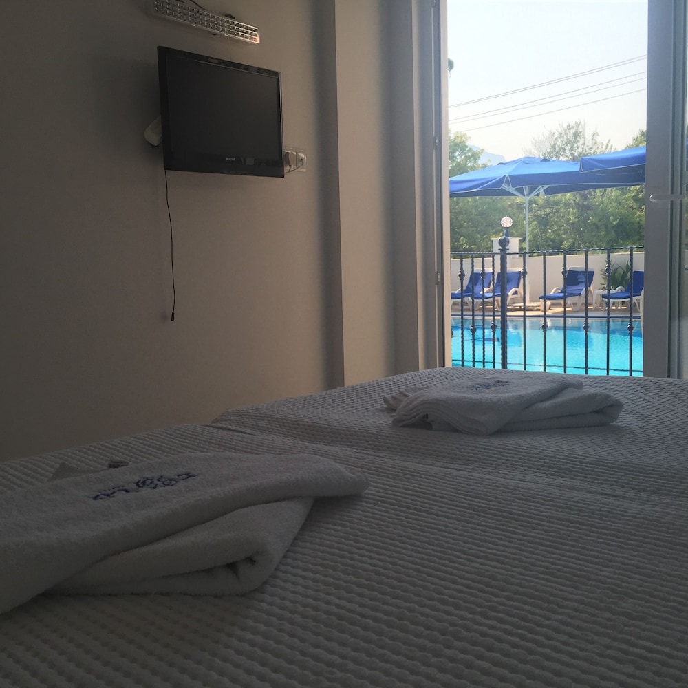 Rota Hotel 8/50