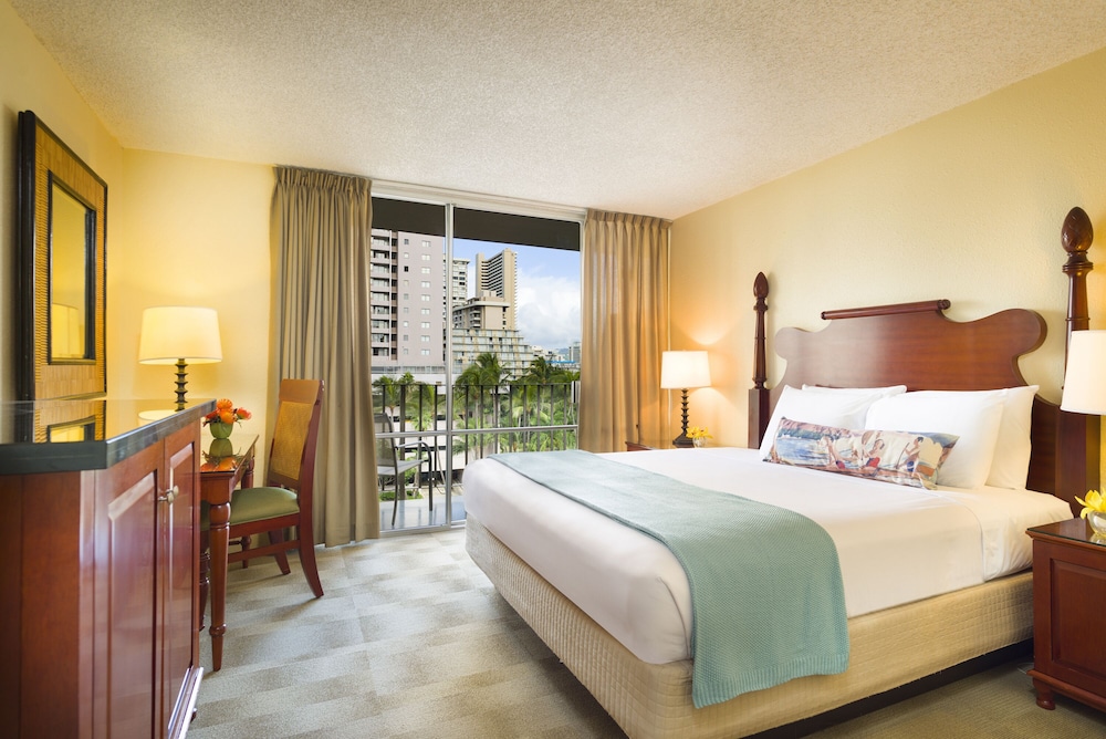 Ohia Waikiki Studio Suites 34/99